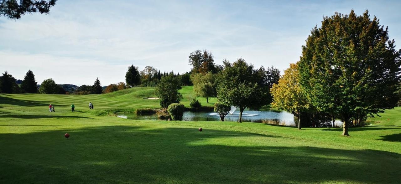 Golf De La Gruyere Pont-la-Ville Exterior foto